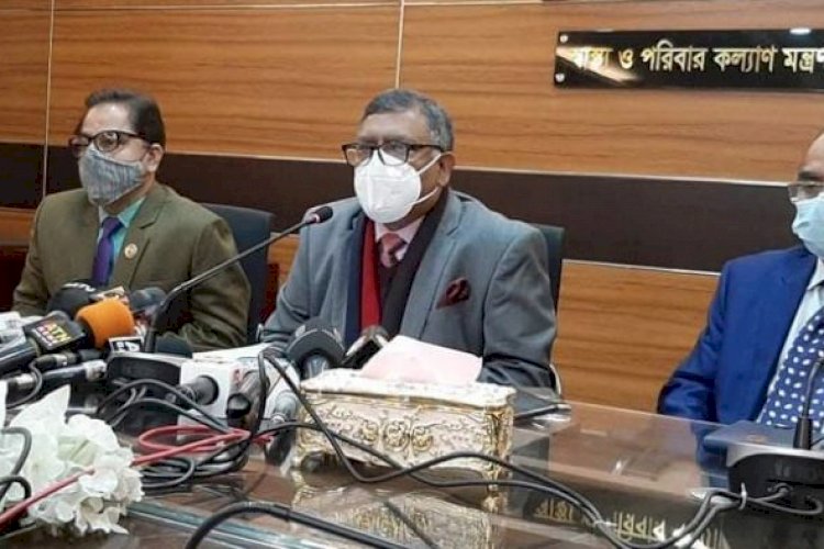 জোর করে ভ্যাকসিন দেওয়া হবে না: স্বাস্থ্যমন্ত্রী