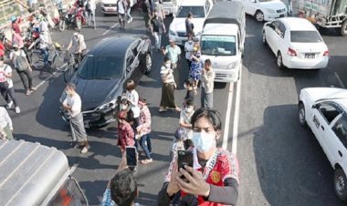 মিয়ানমারে সড়ক অবরোধের নতুন ট্রেন্ড ‘গাড়ি নষ্ট’ 