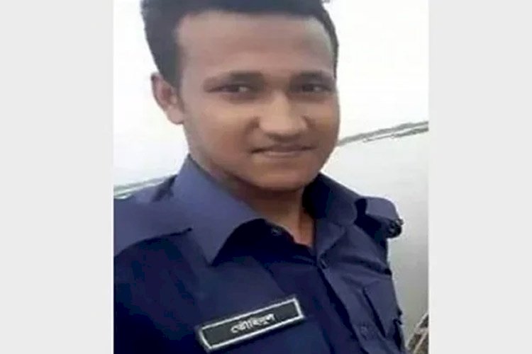 পুলিশের যৌন লালসায় মা হলো স্কুলছাত্রী