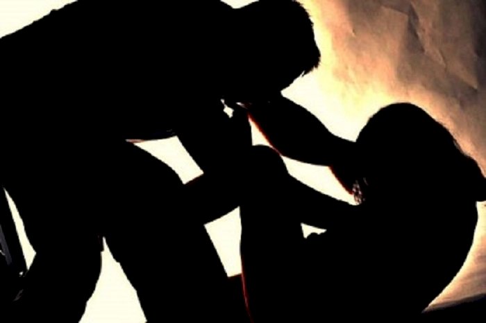 ৬ বছরের শিশুকে ধর্ষণ প্রতিবেশি কিশোরের