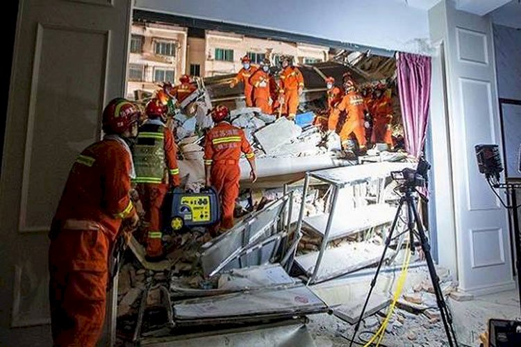 চীনে হোটেল ধস: নিহত বেড়ে ১৭