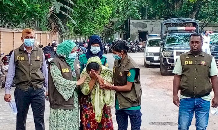 গৃহকর্মীর ছদ্মবেশে চুরি-ডাকাতি